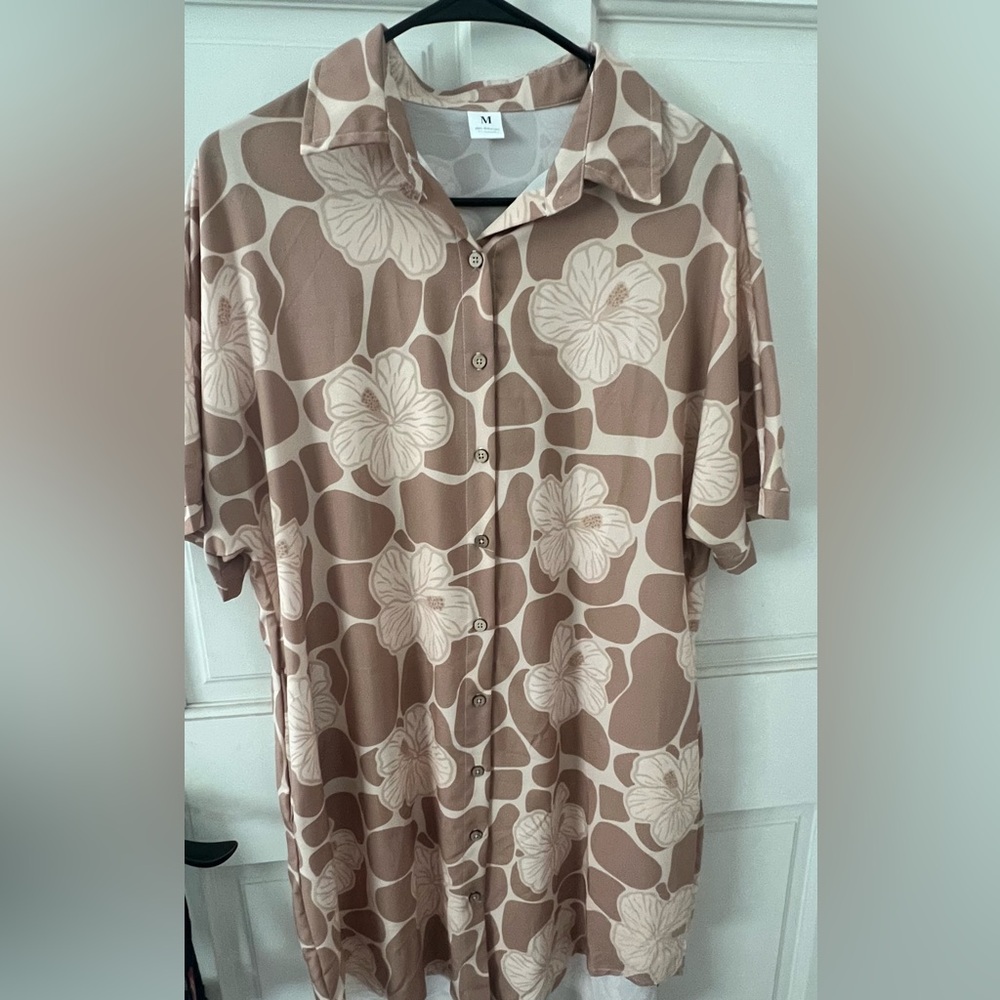 Giraffe print/ Hibiscus Tshirt dress size M